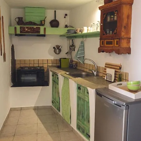 Castria Apartment Kionia
