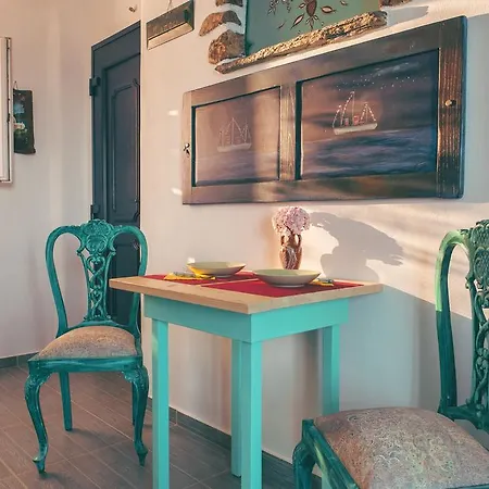 Castria Apartment *